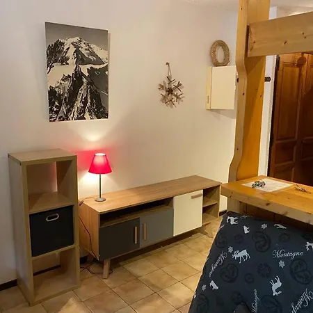 155 Piste Dans Mon Canape Chatel Exterior photo