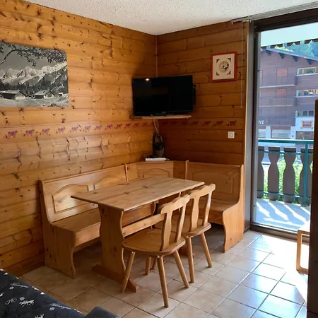 155 Piste Dans Mon Canape Chatel Exterior photo