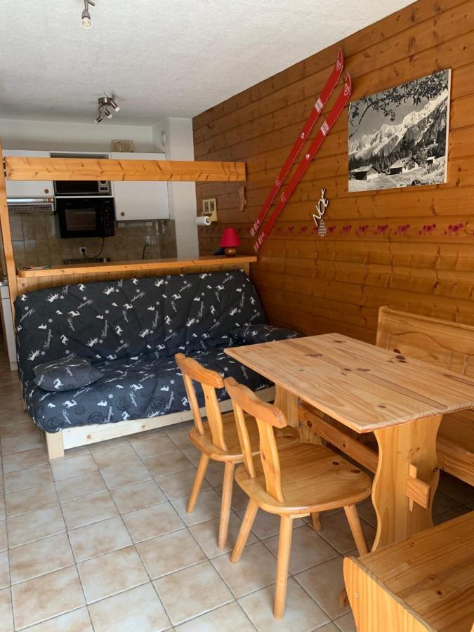 155 Piste Dans Mon Canape